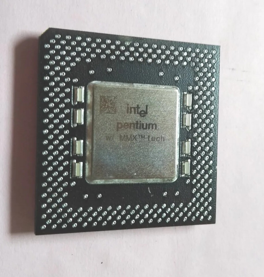 Intel Pentium 200 Mhz MMX Socket 7 CPU SL27J 