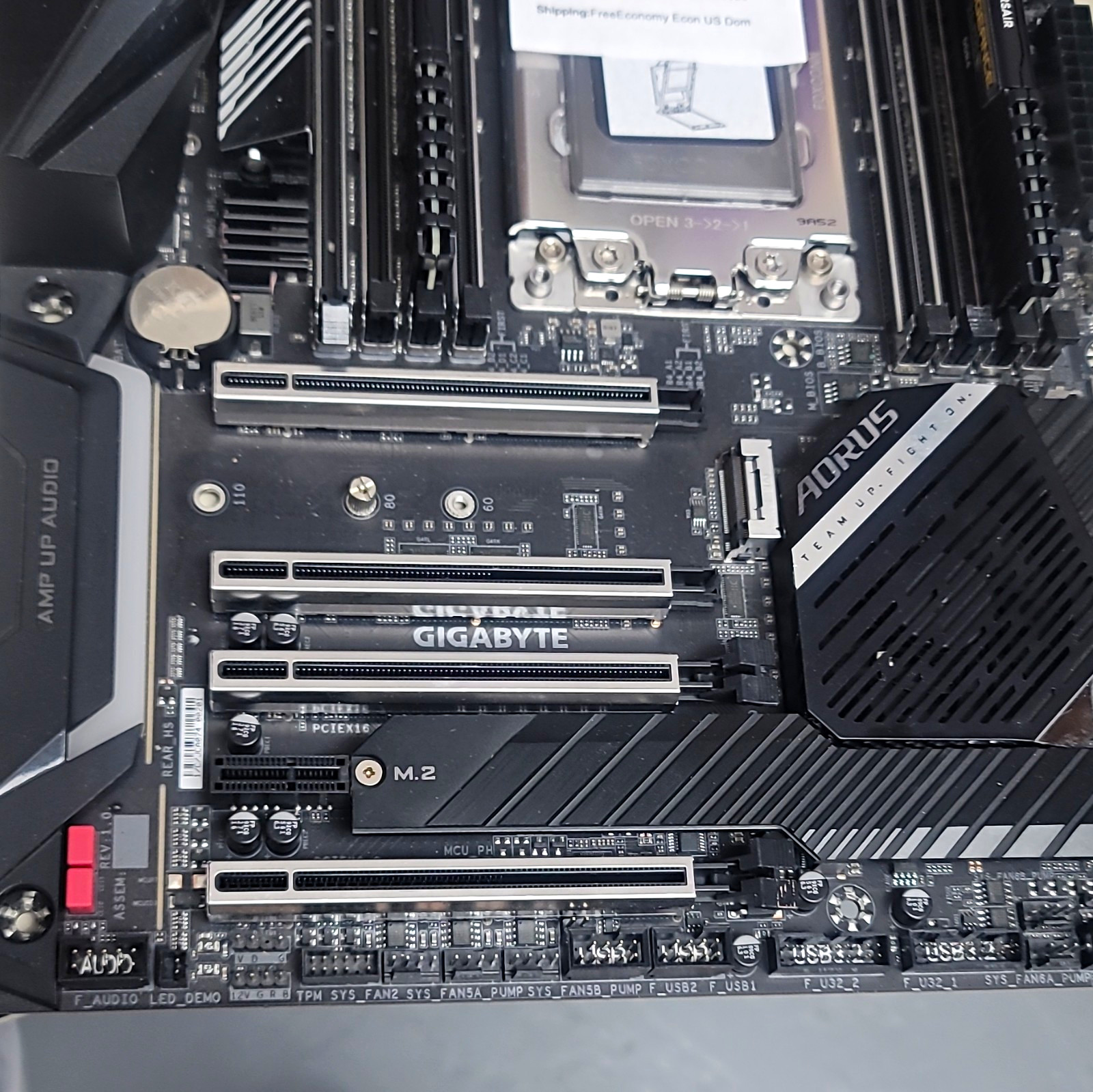 Open Box GIGABYTE AORUS Motherboard with 32gbs Of DDR4 Vengeance Ram. Open Box GIGABYTE AORUS Motherboard with 32gbs Of DDR4 Vengeance Ram.