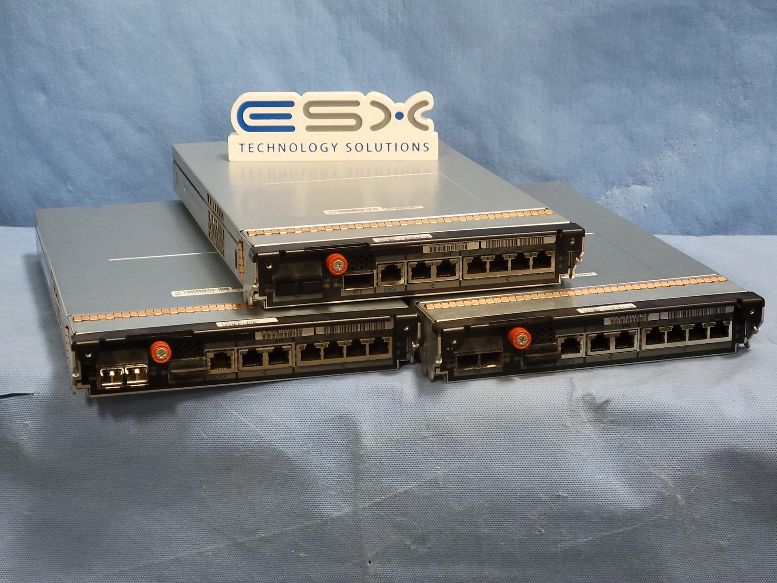 Lot of 3 NetApp FAS2040 Controller Module - PN: 111-00524+C0 Lot of 3 NetApp FAS2040 Controller Module - PN: 111-00524+C0