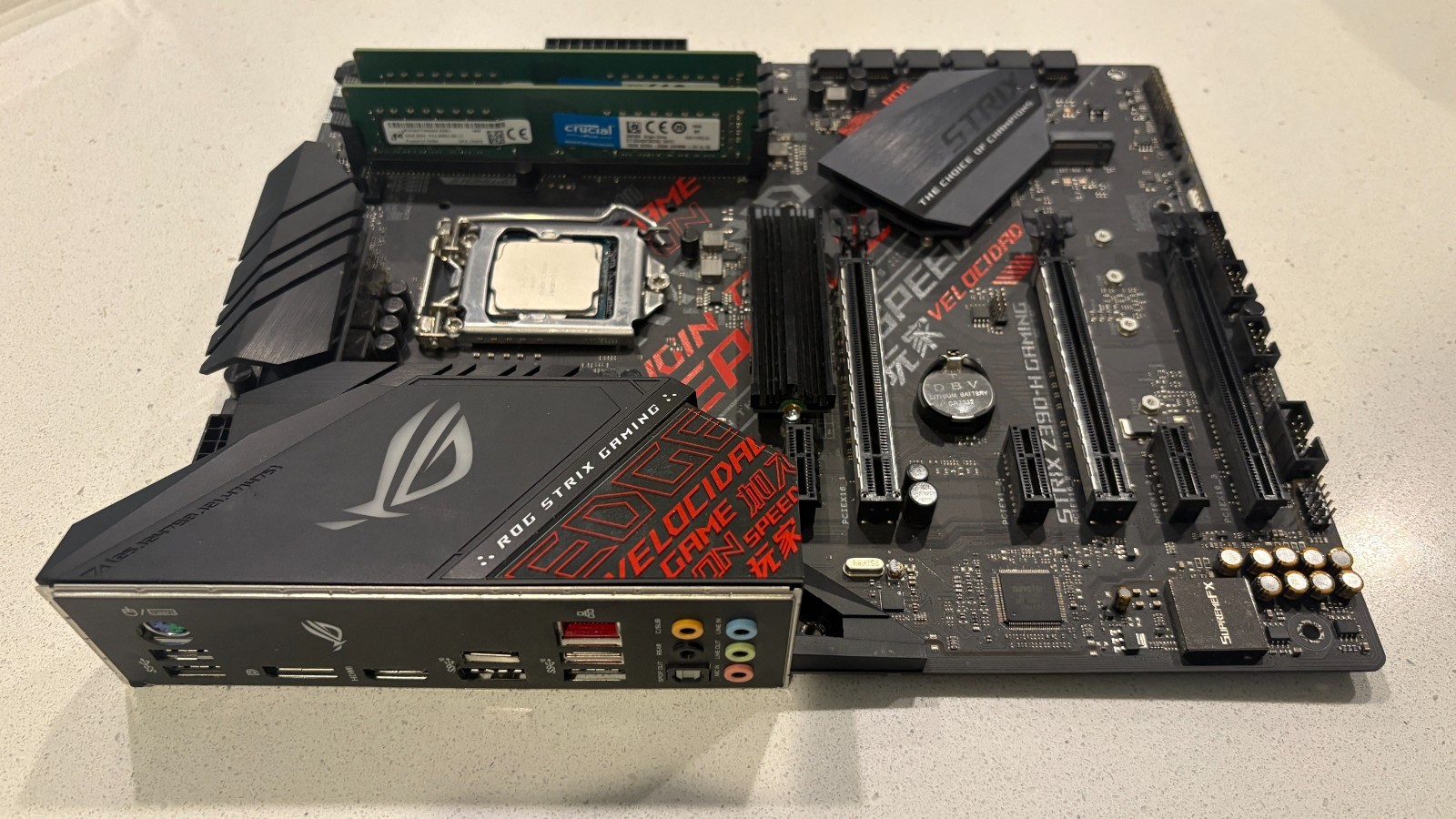 Asus Rog Strix Z390-H Gaming i7-8700K 32GB DDR4 (2x26GB) 500GB m.2 SSD Asus Rog Strix Z390-H Gaming i7-8700K 32GB DDR4 (2x26GB) 500GB m.2 SSD