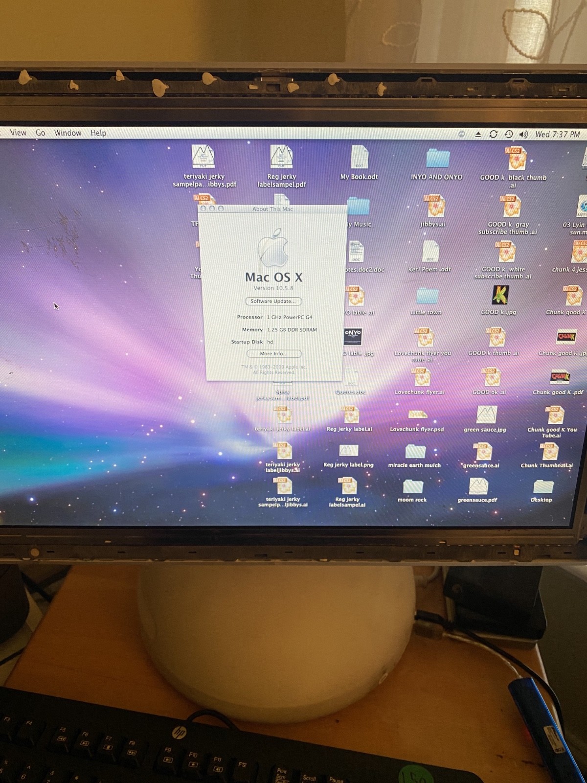 Appel power pc G4 OS X. Has the old adobe illustrator and photo shop on it. Appel power pc G4 OS X. Has the old adobe illustrator and photo shop on it.