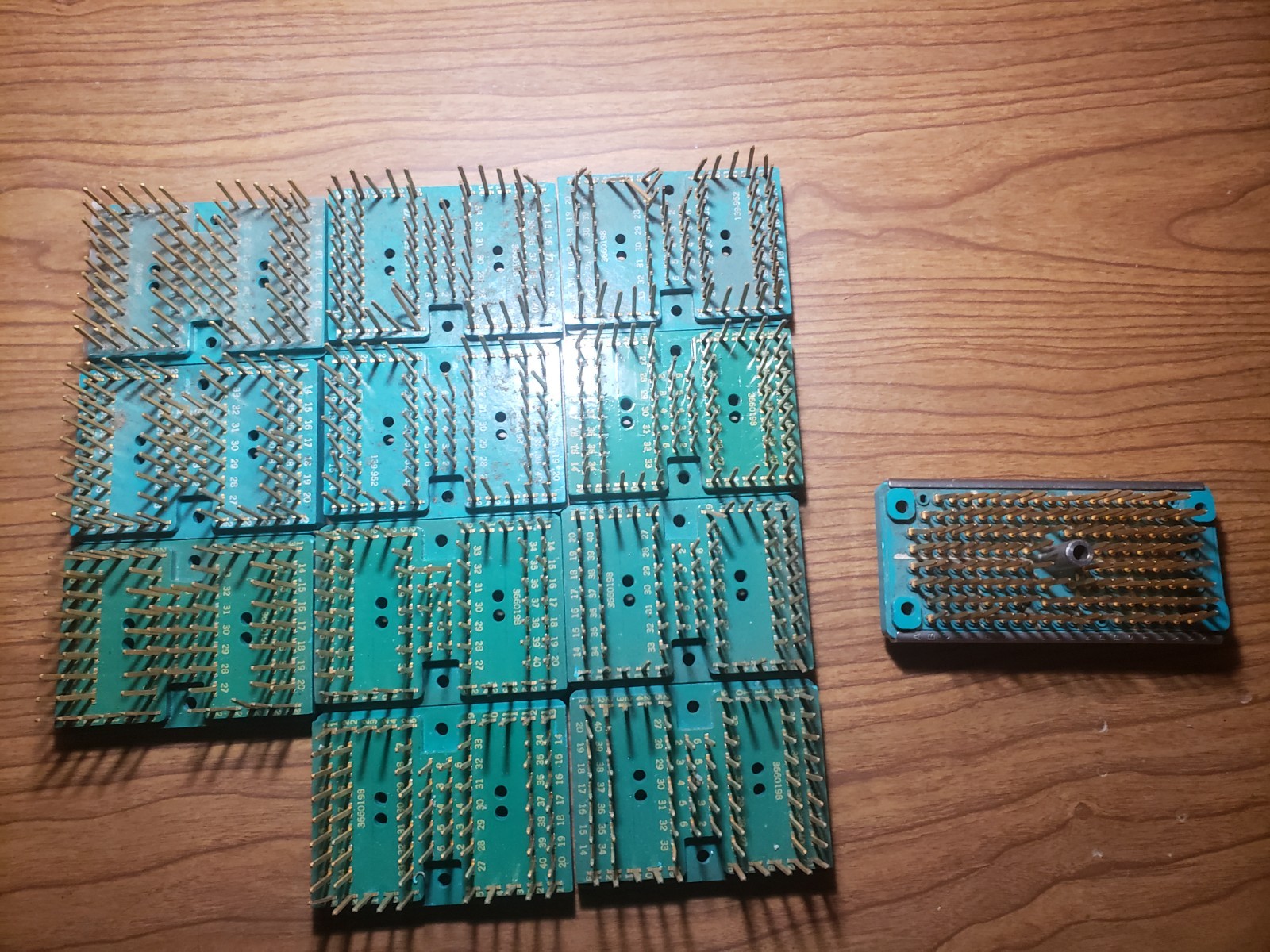 Lot of 12 Rare Vintage green connector Military Industrial grade Collectors gold Lot of 12 Rare Vintage green connector Military Industrial grade Collectors gold
