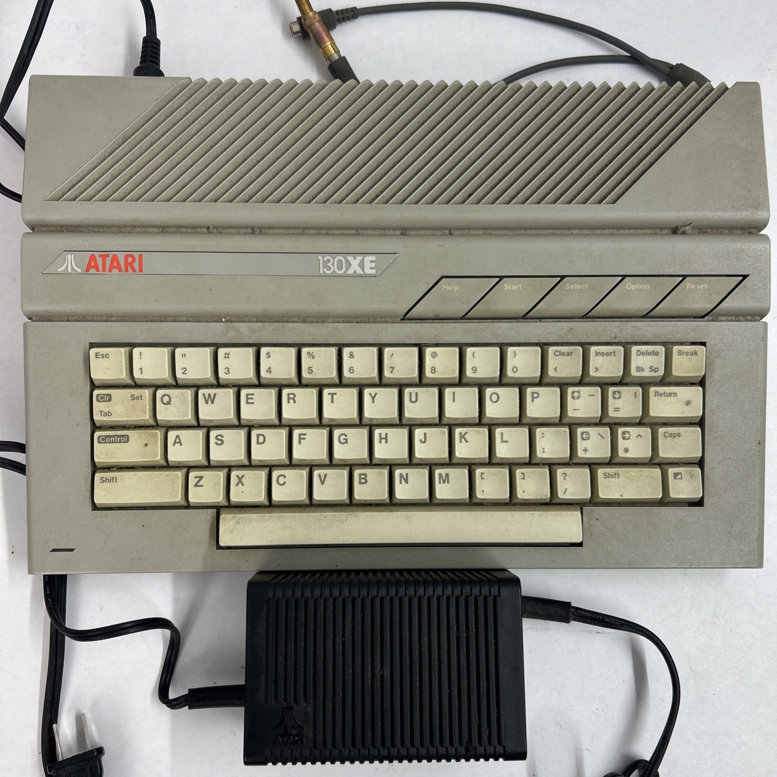Atari 130XE Home Computer w/Power Cord/Video Cables PARTS/REPAIR Atari 130XE Home Computer w/Power Cord/Video Cables PARTS/REPAIR