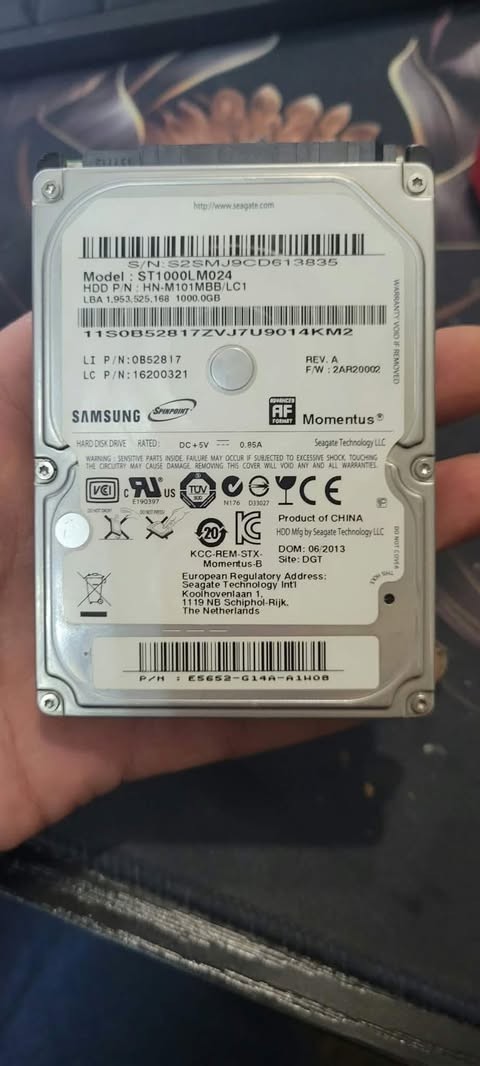 2.5 -INCH MECHANICAL HARD DISK DRIVE (hdd) SAMSUNG SATA 3gB/S 2.5 -INCH MECHANICAL HARD DISK DRIVE (hdd) SAMSUNG SATA 3gB/S