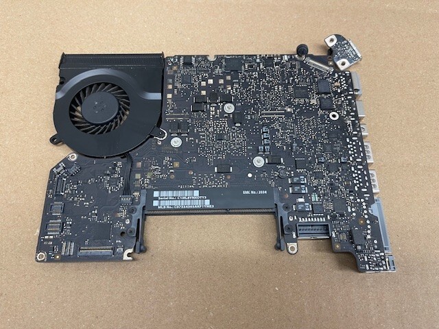 Apple MacBook Pro 13 Apple MacBook Pro 13