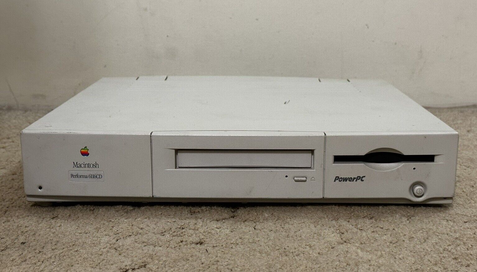 Vintage Apple Desktop Power Macintosh Performa 6116cd