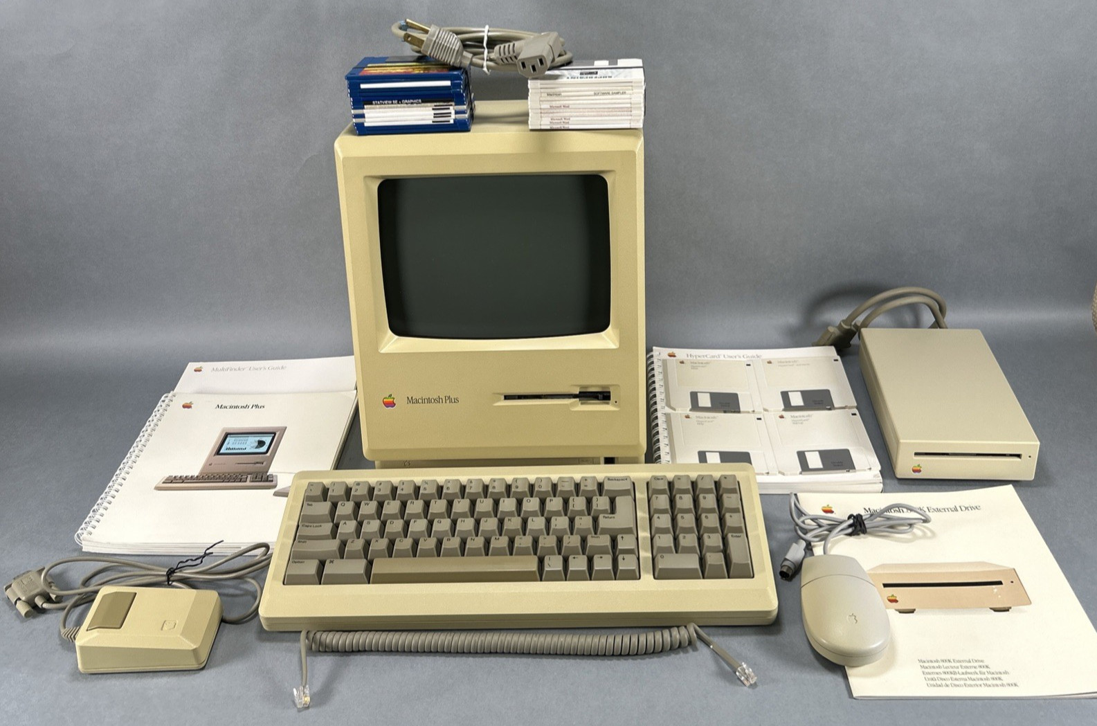 Vintage Apple Macintosh Plus 1MB - M0001A W/ Keyboard, 2 Mice, 800K HD, + More