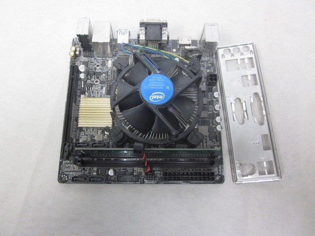 ASUS H110I-PLUS Motherboard LGA1151 w/ I5-7400 CPU, 8GB, Heatsink & I/O Shield ASUS H110I-PLUS Motherboard LGA1151 w/ I5-7400 CPU, 8GB, Heatsink & I/O Shield