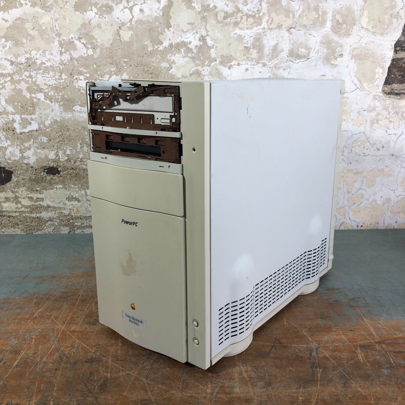Vintage Apple Macintosh 8100/100AV Computer M1688 - Untested