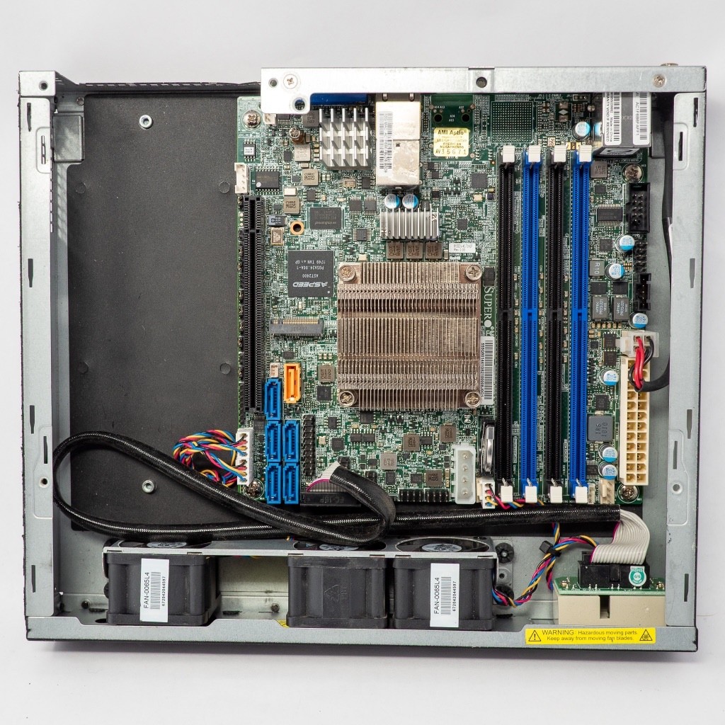 Supermicro X10SDV-4C-TLN2F Xeon D-1521 CSE-E300 Barebones Server 2x10GbE PSU Supermicro X10SDV-4C-TLN2F Xeon D-1521 CSE-E300 Barebones Server 2x10GbE PSU