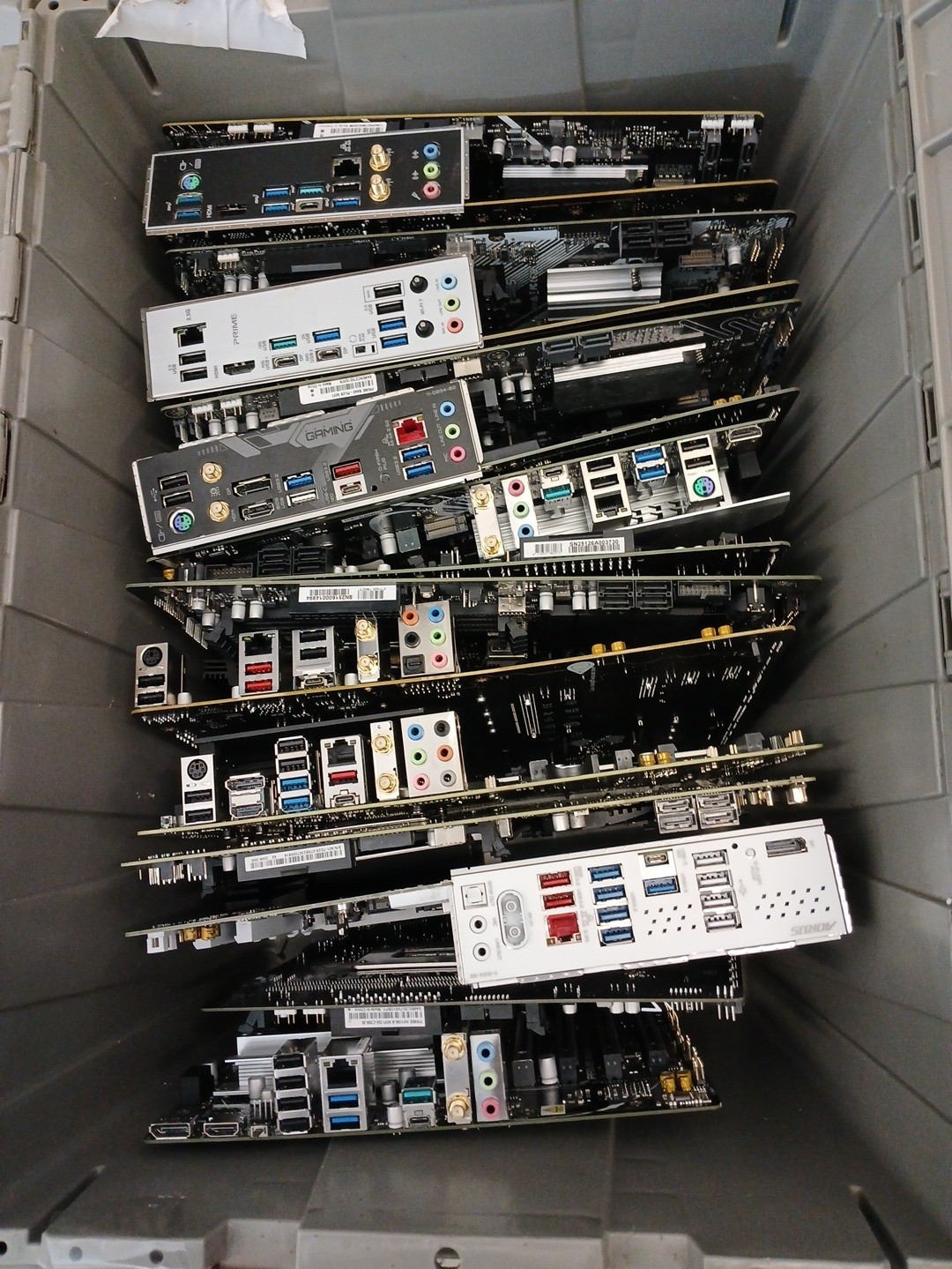 Motherboards - Lot Of 15 - Parts 33 Motherboards - Lot Of 15 - Parts 33