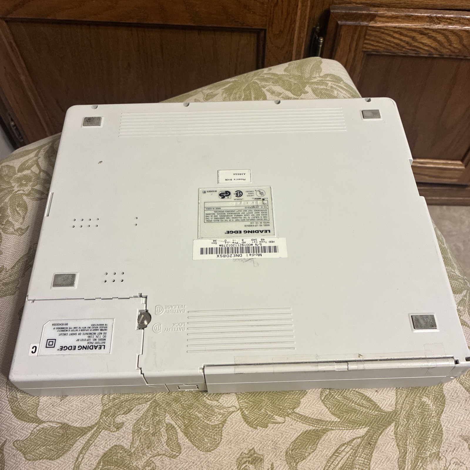 Vintage Leading Edge LEP-9183SX/20 Laptop White Portable (FOR PARTS- READ) #99