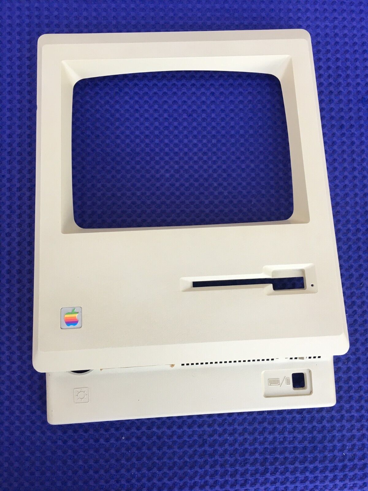 Vintage M0001 Macintosh 128 128K Computer 1984  Front Cover Nice