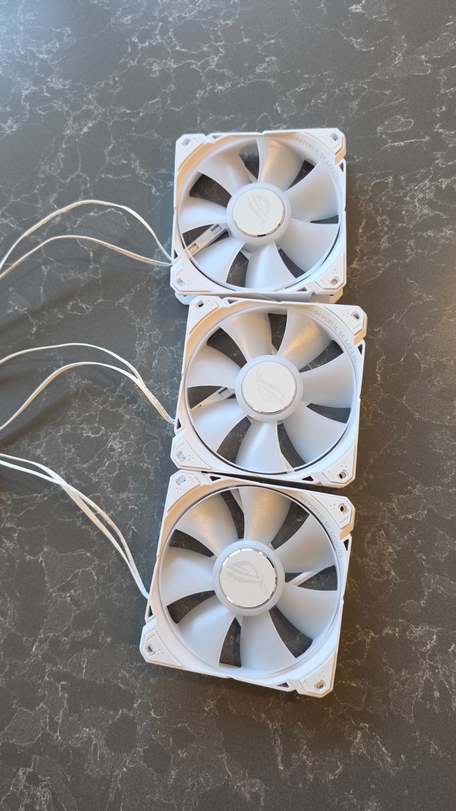 Lot of 3 ASUS ROG AF 12S ARGB 120mm White Fans - OEM Liquid Cooler Pulls - Unuse Lot of 3 ASUS ROG AF 12S ARGB 120mm White Fans - OEM Liquid Cooler Pulls - Unuse