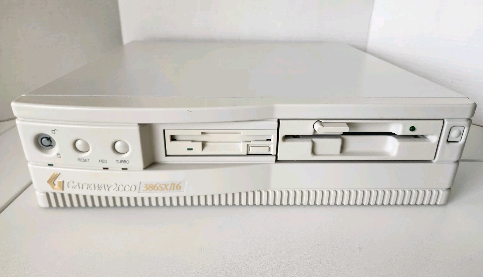 Vintage Gateway 2000 386SX/16 Desktop Computer BOOTS TO BIOS AS-IS PARTS ONLY Vintage Gateway 2000 386SX/16 Desktop Computer BOOTS TO BIOS AS-IS PARTS ONLY