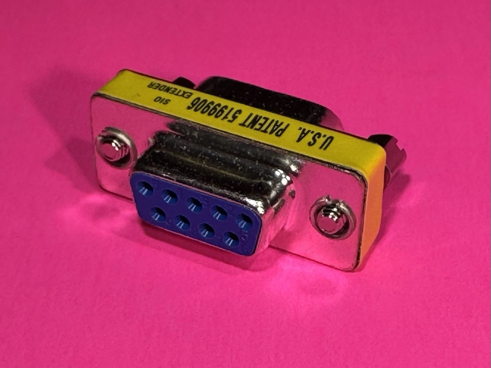 Sun Microsystems 370-5267 DB9-Male to DB9-Female Serial Adapter Sun Microsystems 370-5267 DB9-Male to DB9-Female Serial Adapter