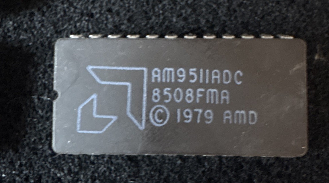AMD Am9511ADC Vintage Arithmetic Processor Unit APU IC CDIP-24 1979 Coprocessor. AMD Am9511ADC Vintage Arithmetic Processor Unit APU IC CDIP-24 1979 Coprocessor.