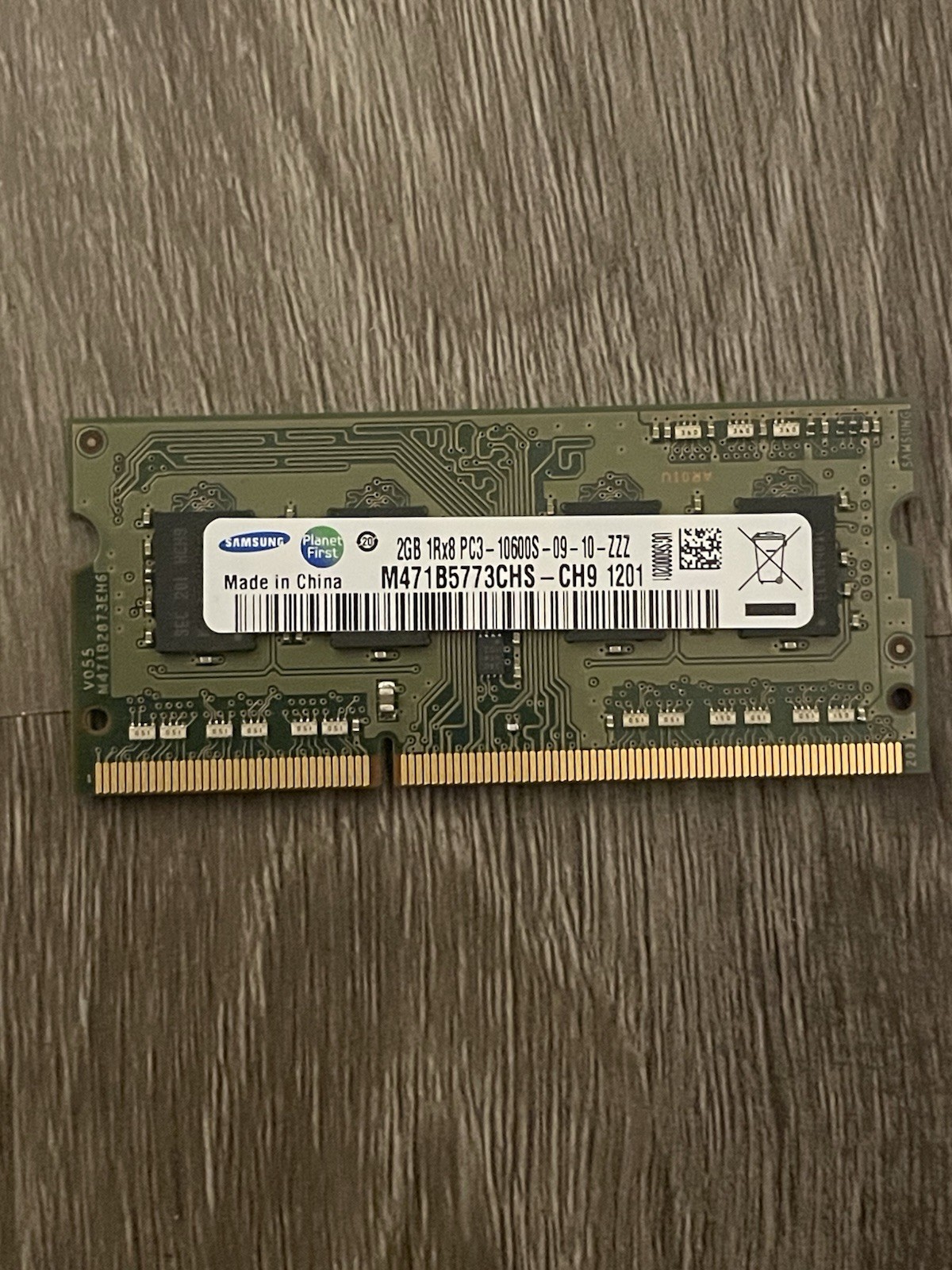Samsung 2 GB SO-DIMM DDR3 Memory (M471B5773CHS) Samsung 2 GB SO-DIMM DDR3 Memory (M471B5773CHS)