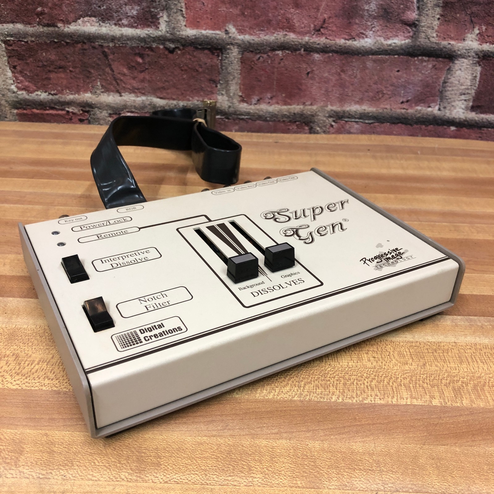 Progressive Image Technology SG-10 Super Gen RGB Genlock for Amiga Computer Progressive Image Technology SG-10 Super Gen RGB Genlock for Amiga Computer