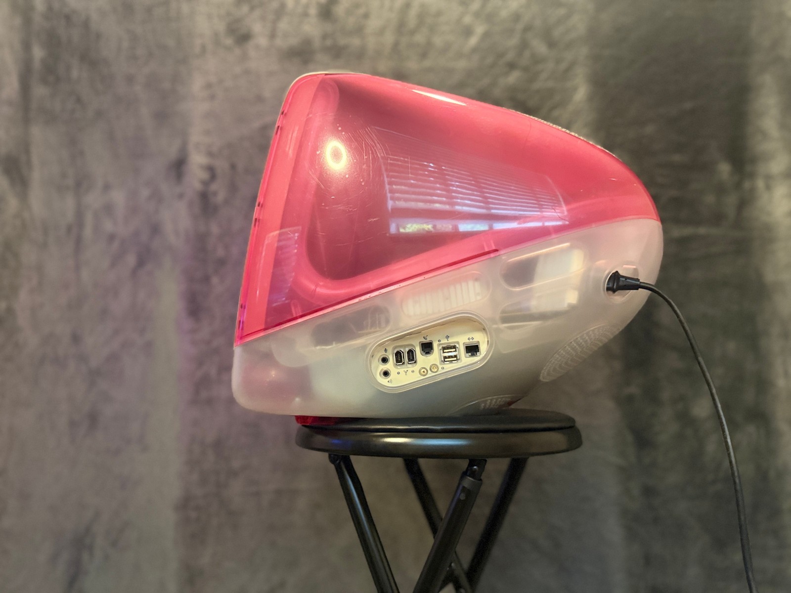2001 Apple iMac G3 600MHz DV M8492LL/A in Strawberry shell Vintage Mac OS PPC 9 2001 Apple iMac G3 600MHz DV M8492LL/A in Strawberry shell Vintage Mac OS PPC 9