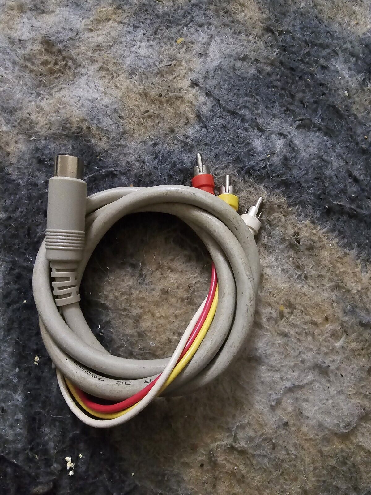 Commodore OEM Croma Luma Cable 