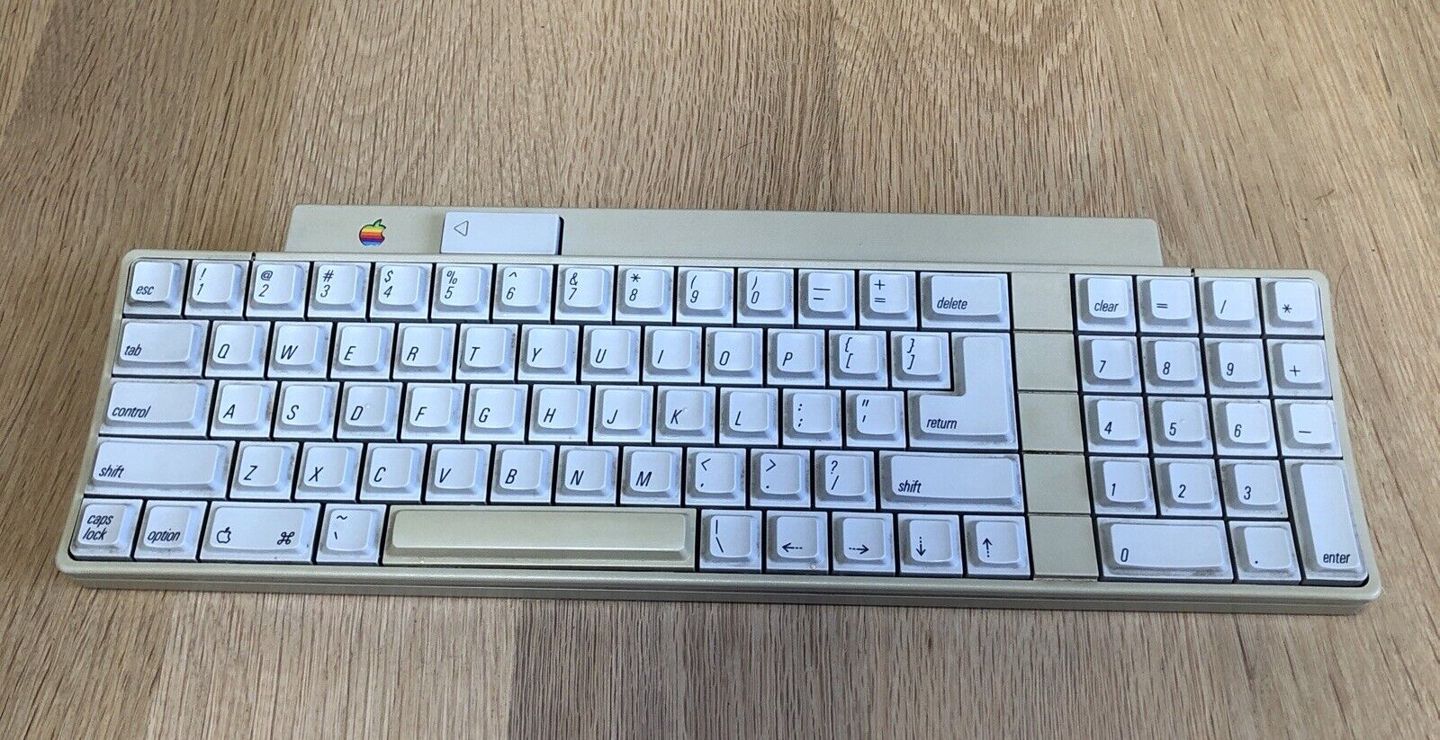 Vintage Apple 658-4081 ADB Desktop Bus Keyboard Macintosh Steve Jobs Untested