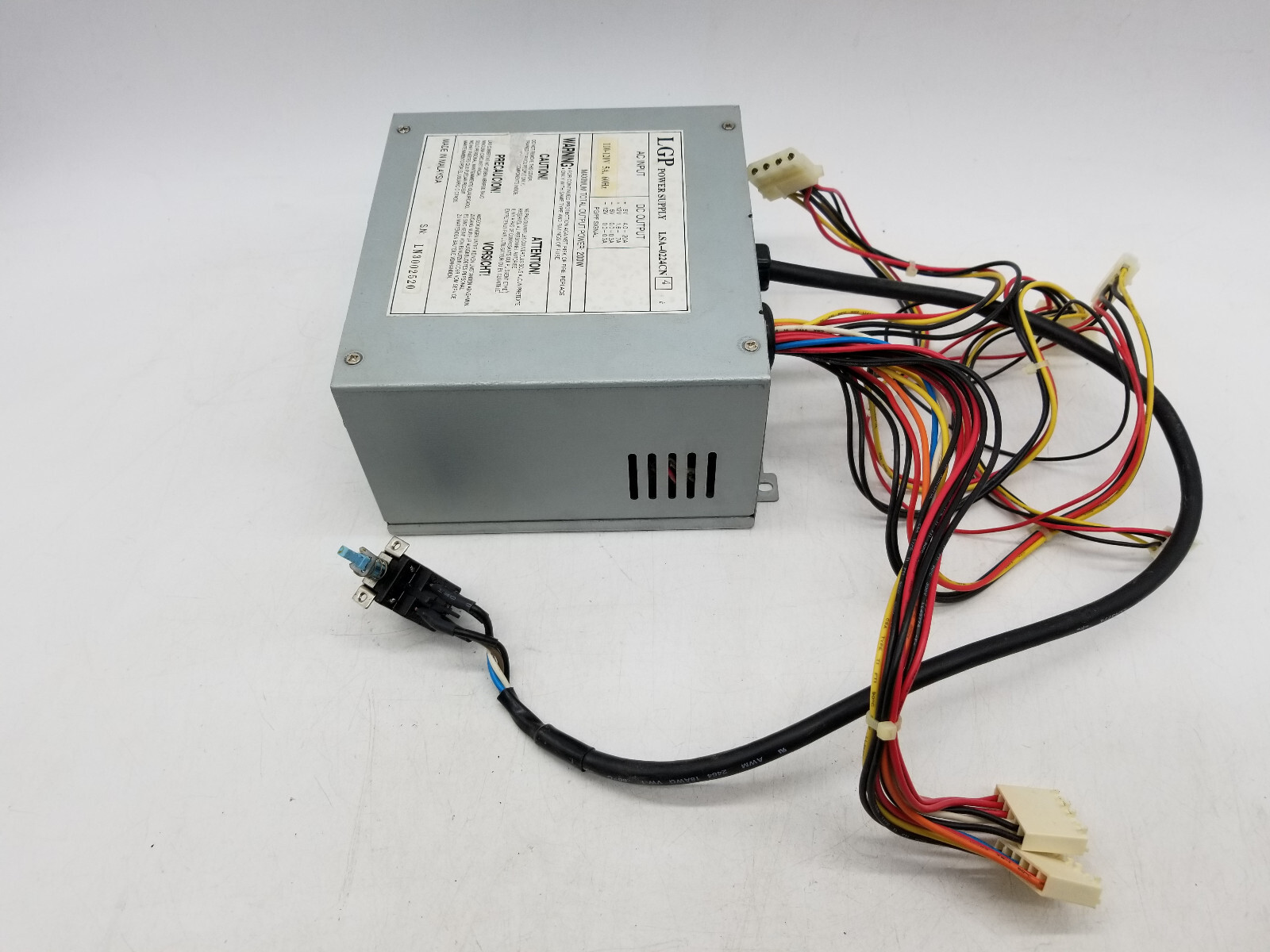 Vintage LG LGP LSA-0224CN 4 Power Supply 200W Vintage LG LGP LSA-0224CN 4 Power Supply 200W