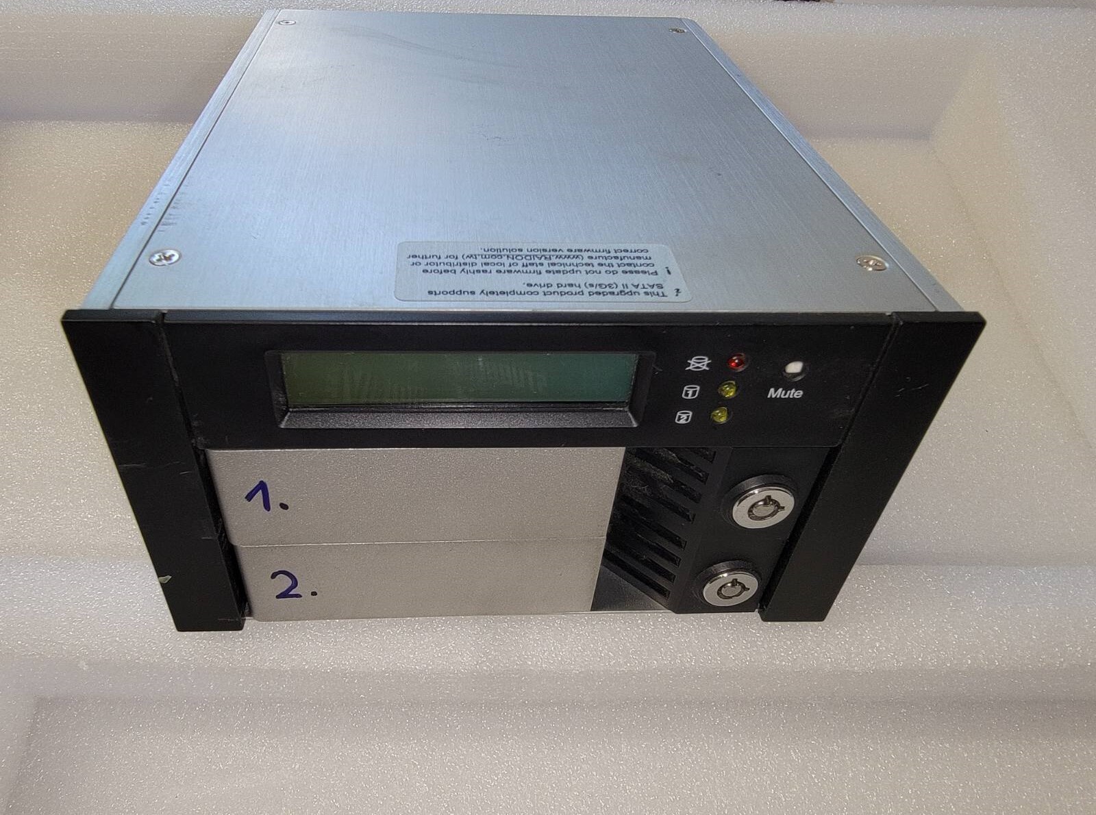 RAIDON SR2611-2S-S2 Removable 2 BAY SATA RAID Enclosure RAIDON SR2611-2S-S2 Removable 2 BAY SATA RAID Enclosure
