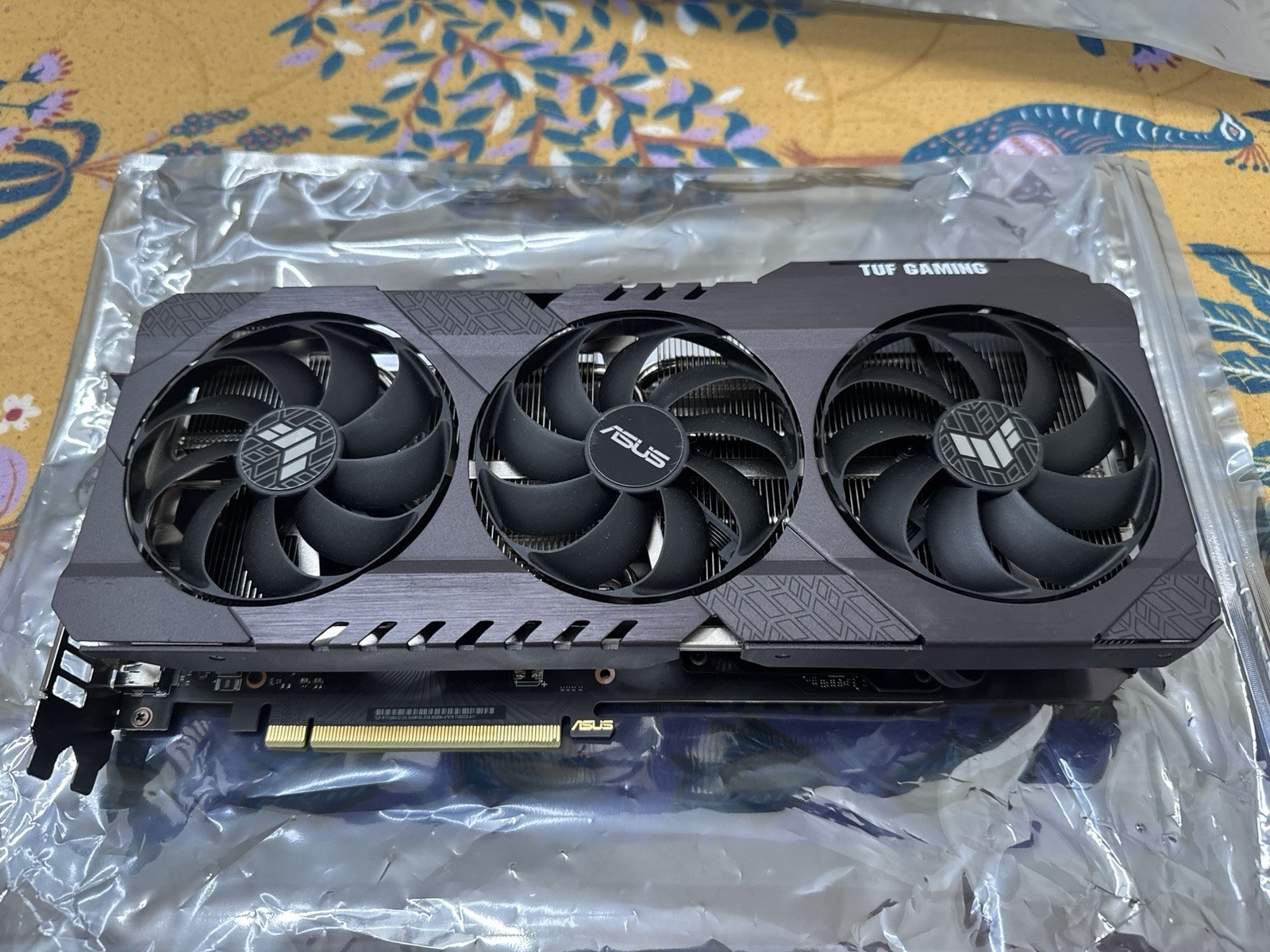 ASUS TUF Gaming RTX 3060 OC Edition 12GB ASUS TUF Gaming RTX 3060 OC Edition 12GB