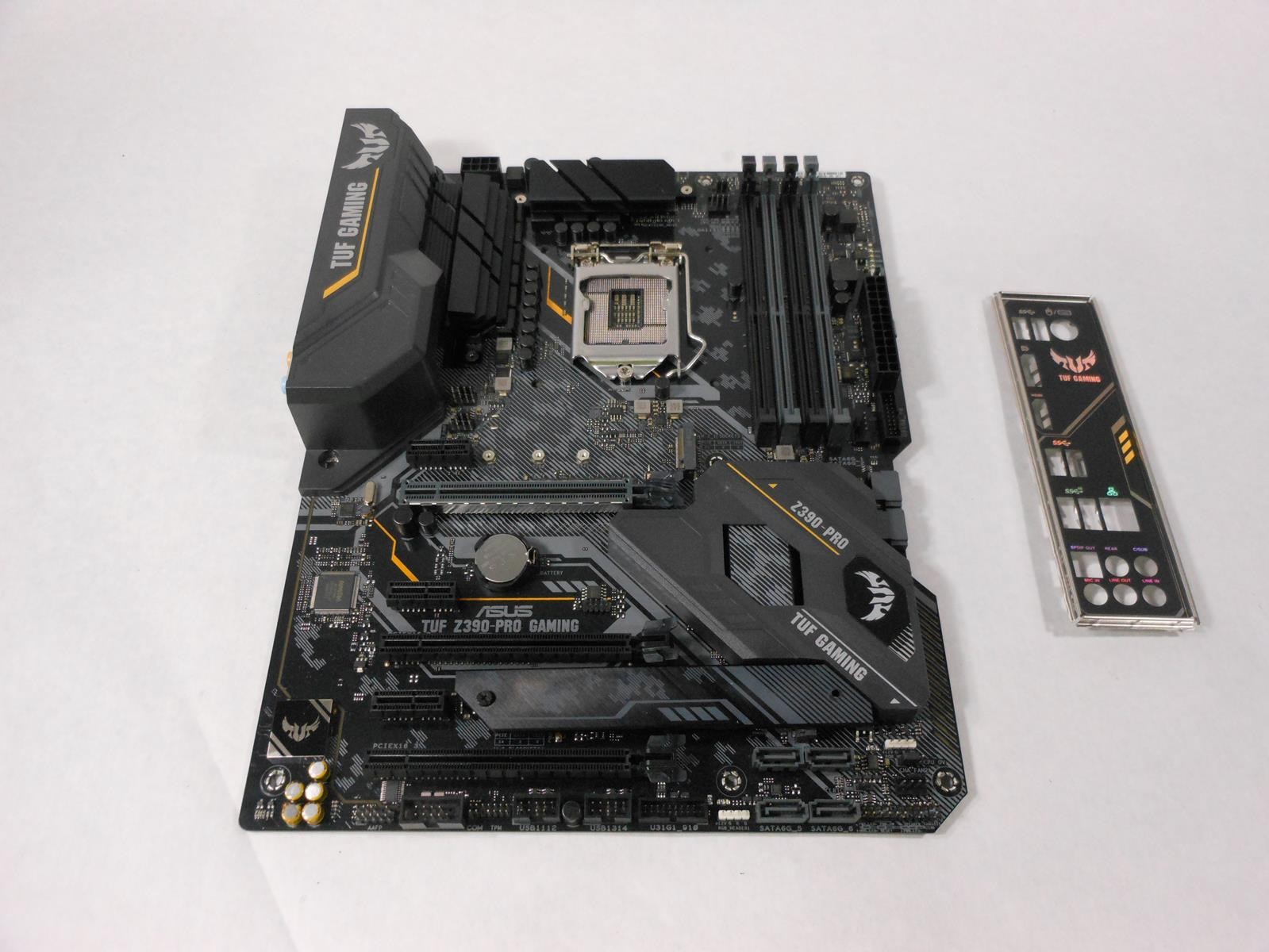 ASUS TUF Z390-PRO GAMING LGA1151 DDR4 ATX Motherboard With IO Inlucded ASUS TUF Z390-PRO GAMING LGA1151 DDR4 ATX Motherboard With IO Inlucded