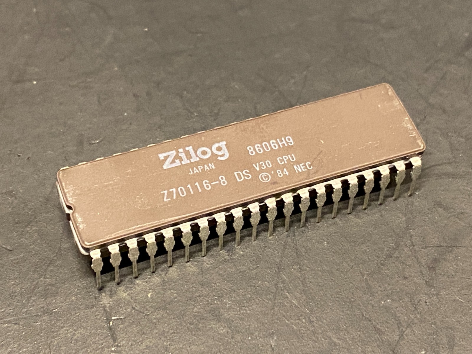 Vintage 1984 NEC V30 CPU Zilog Z70116-8 DS 8606H9 Vintage 1984 NEC V30 CPU Zilog Z70116-8 DS 8606H9