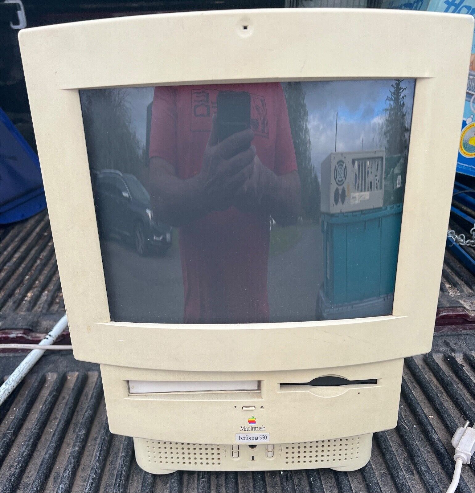 Vintage Apple Macintosh Performa 550