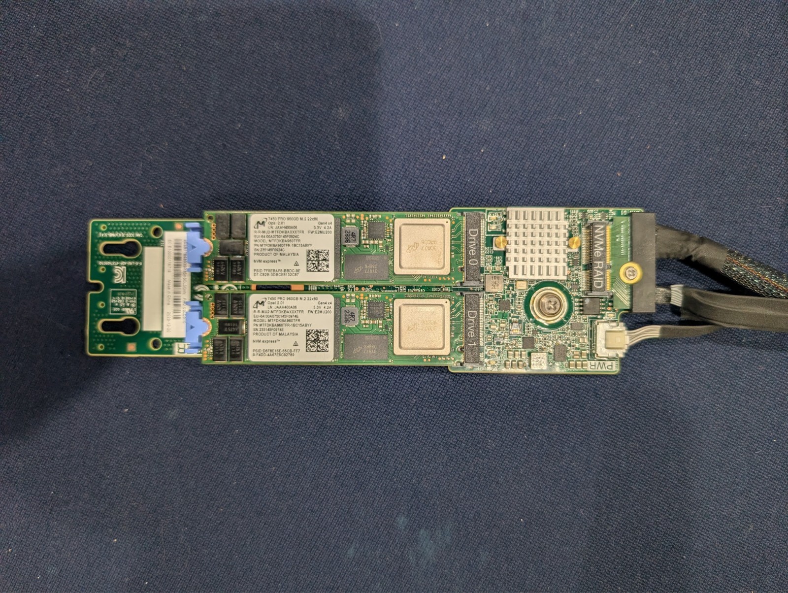LENOVO 03LD510 - ThinkSystem M.2 NVMe 2-Bay RAID w/ 2x 960GB Micron 7450 Pro LENOVO 03LD510 - ThinkSystem M.2 NVMe 2-Bay RAID w/ 2x 960GB Micron 7450 Pro