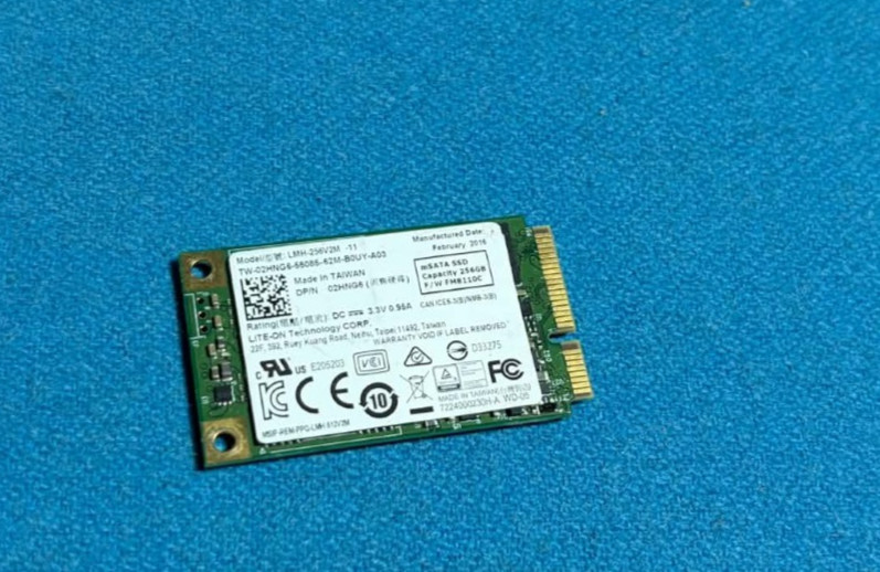 SAMSUNG 256GB SSD MZMTE256HMHP-000L1 SOLID STATE DRIVE 04X4437 MZ-MTE2560 SAMSUNG 256GB SSD MZMTE256HMHP-000L1 SOLID STATE DRIVE 04X4437 MZ-MTE2560