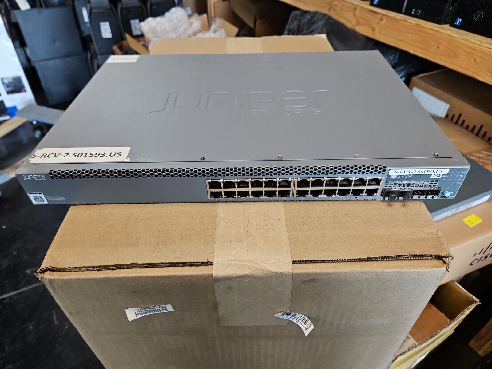 Juniper Networks EX2300 -24P 24 Port Gigabit PoE Network Switch