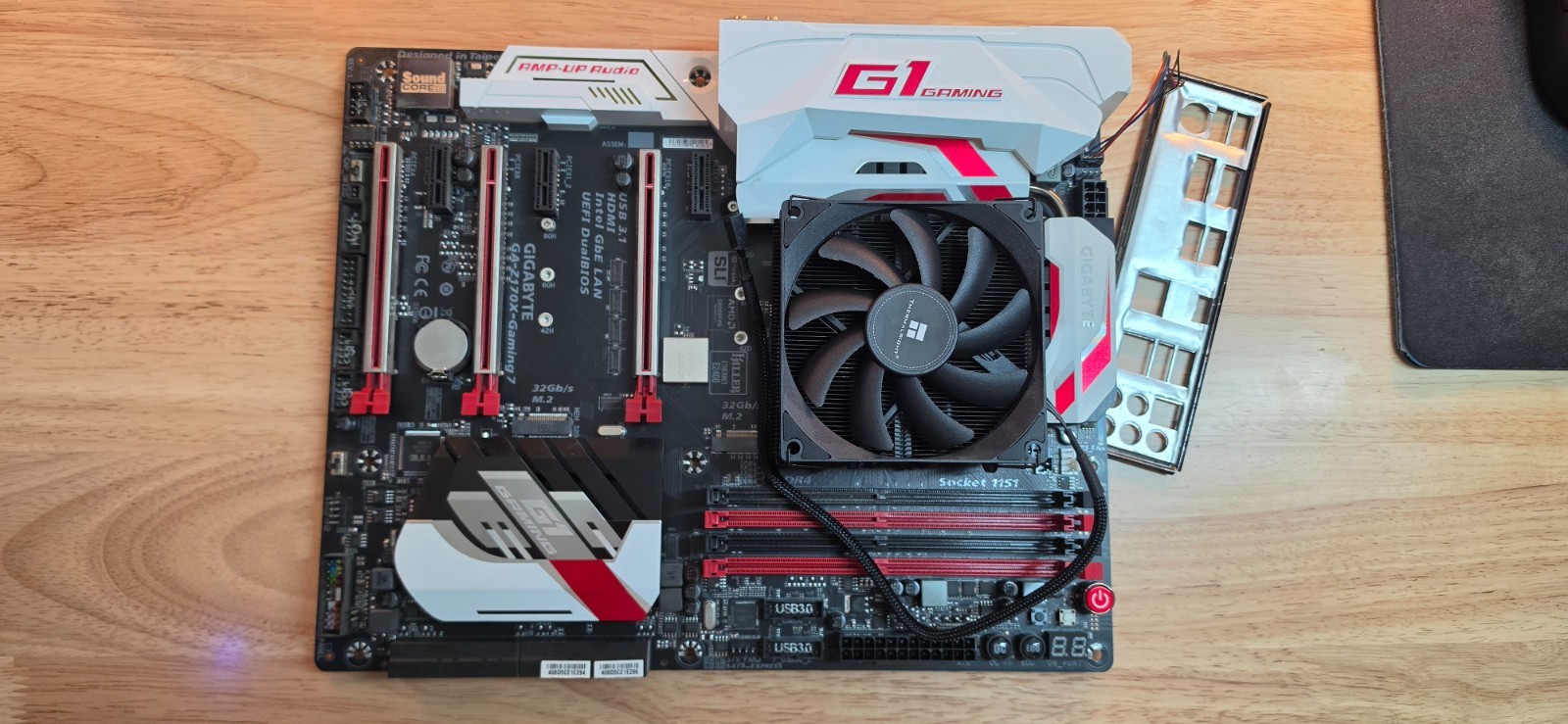 Gigabyte GA-Z170X-Gaming 7 Motherboard with Intel I7-6700k CPU and Stock cooler Gigabyte GA-Z170X-Gaming 7 Motherboard with Intel I7-6700k CPU and Stock cooler