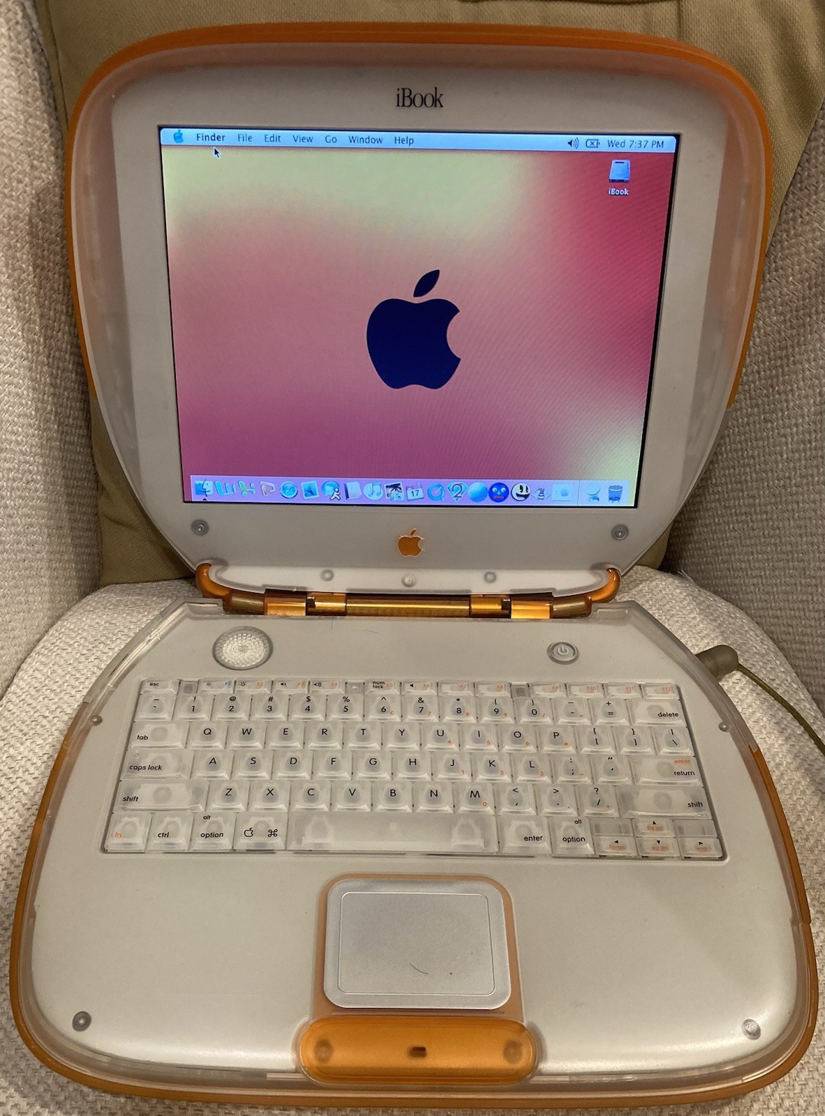 Vintage Apple iBook Clamshell Tangerine OS 9 & 10 Vintage Apple iBook Clamshell Tangerine OS 9 & 10