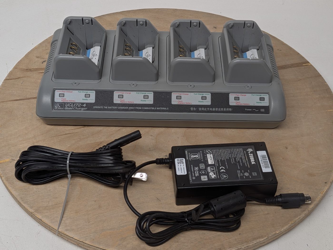 Zebra UCLI72-4 Quad Battery Charger for QLn320 , QLn420, ZQ520 Mobile Printers Zebra UCLI72-4 Quad Battery Charger for QLn320 , QLn420, ZQ520 Mobile Printers