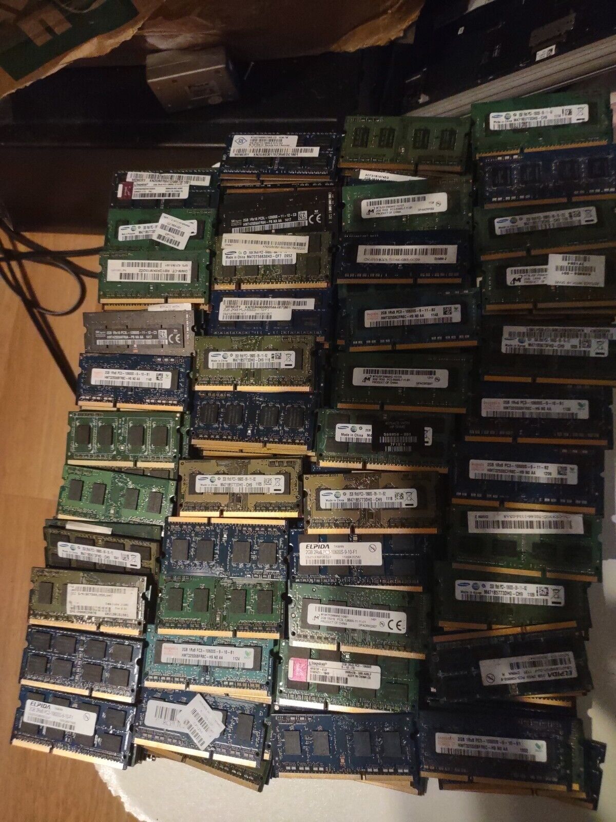 Lot Of 400 PC3 2gb So-dimm. 