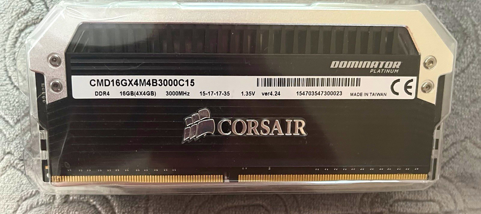 Corsair Dominator Platinum 16GB (4x4GB) DDR4 3000MHz XMP CMD16GX4M4B3000C15 Corsair Dominator Platinum 16GB (4x4GB) DDR4 3000MHz XMP CMD16GX4M4B3000C15