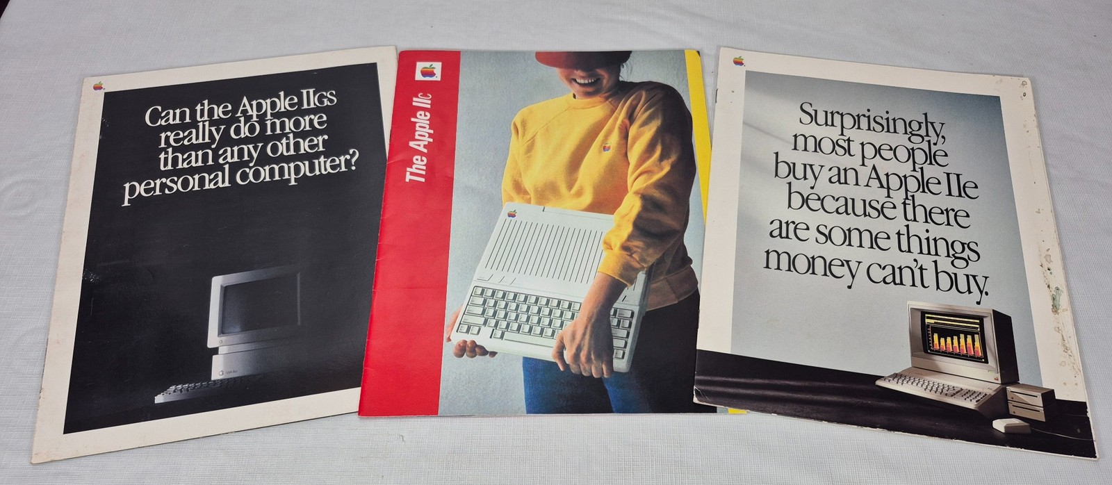 Vintage APPLE COMPUTERS IIC, IIGS, IIe Brochures Lot 1980's 