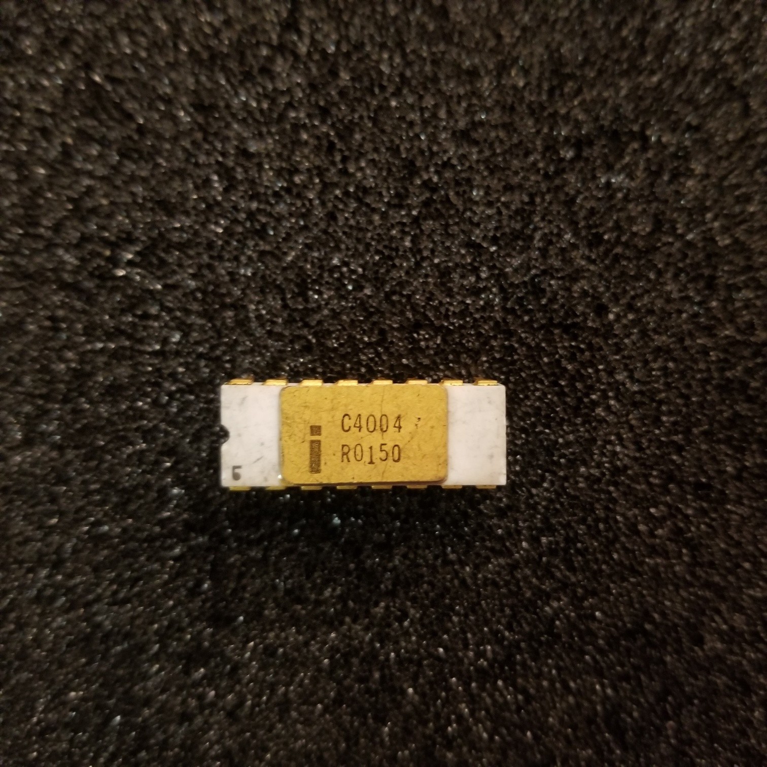Super Rare factory remarked White Intel C4004 Gold Ceramic Processor, working Super Rare factory remarked White Intel C4004 Gold Ceramic Processor, working
