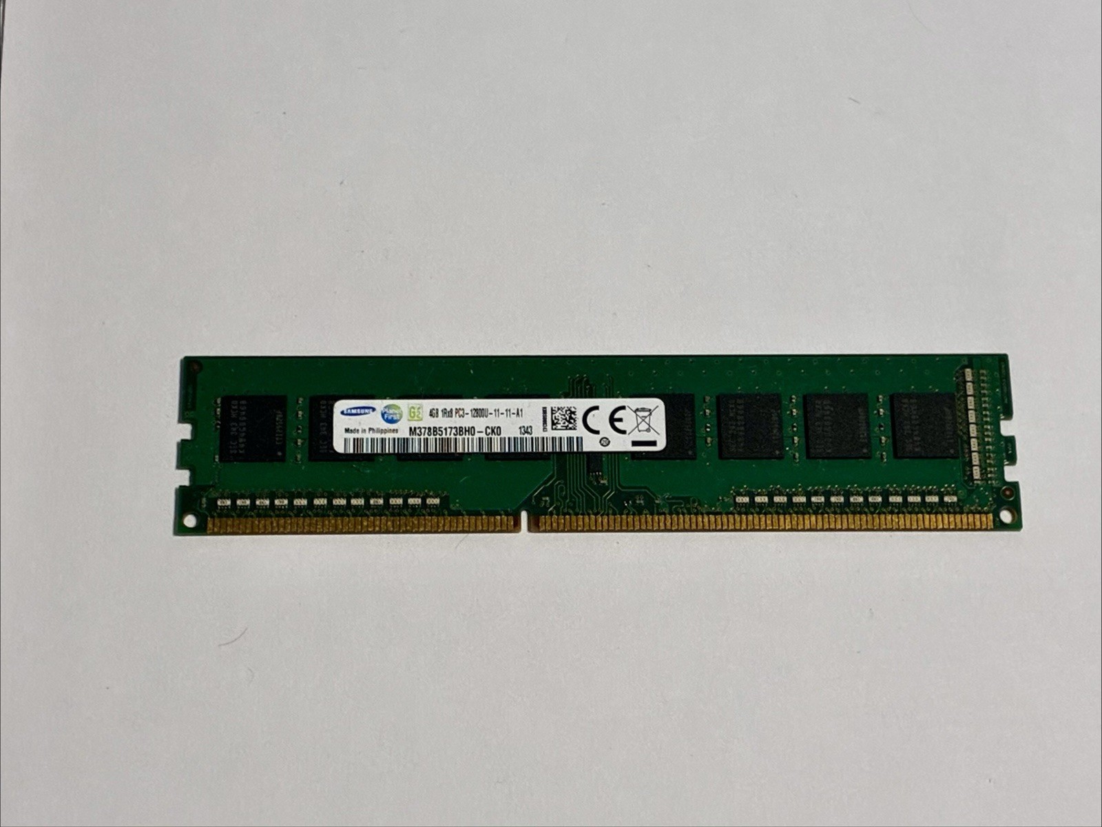 Samsung 4GB DDR3 SDRAM 240-Pin DIMM PC3-12800U Desktop Samsung 4GB DDR3 SDRAM 240-Pin DIMM PC3-12800U Desktop