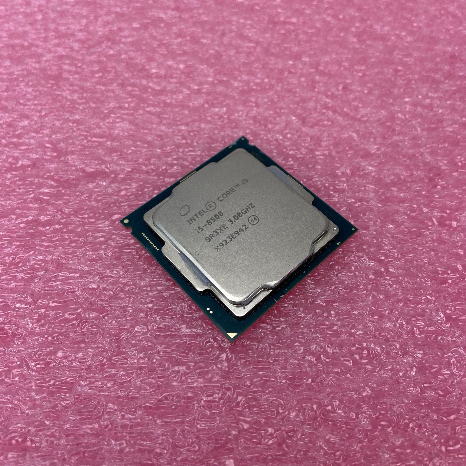 Intel Core i5-8500 SR3XE 3GHz LGA1151 Desktop CPU Intel Core i5-8500 SR3XE 3GHz LGA1151 Desktop CPU