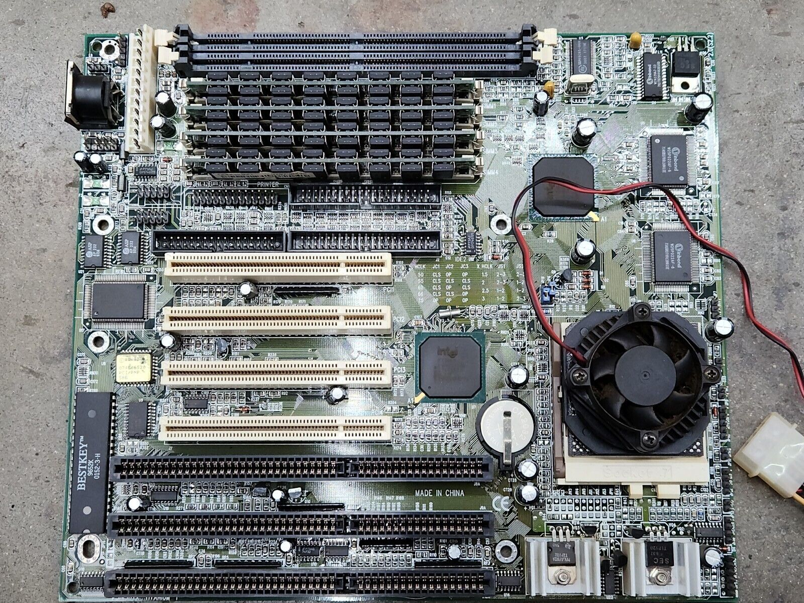 Vintage QDI MOTHERBOARD P51430TX TITANUM 1 W/ Intel Pentium W/MMX Tech & Ram