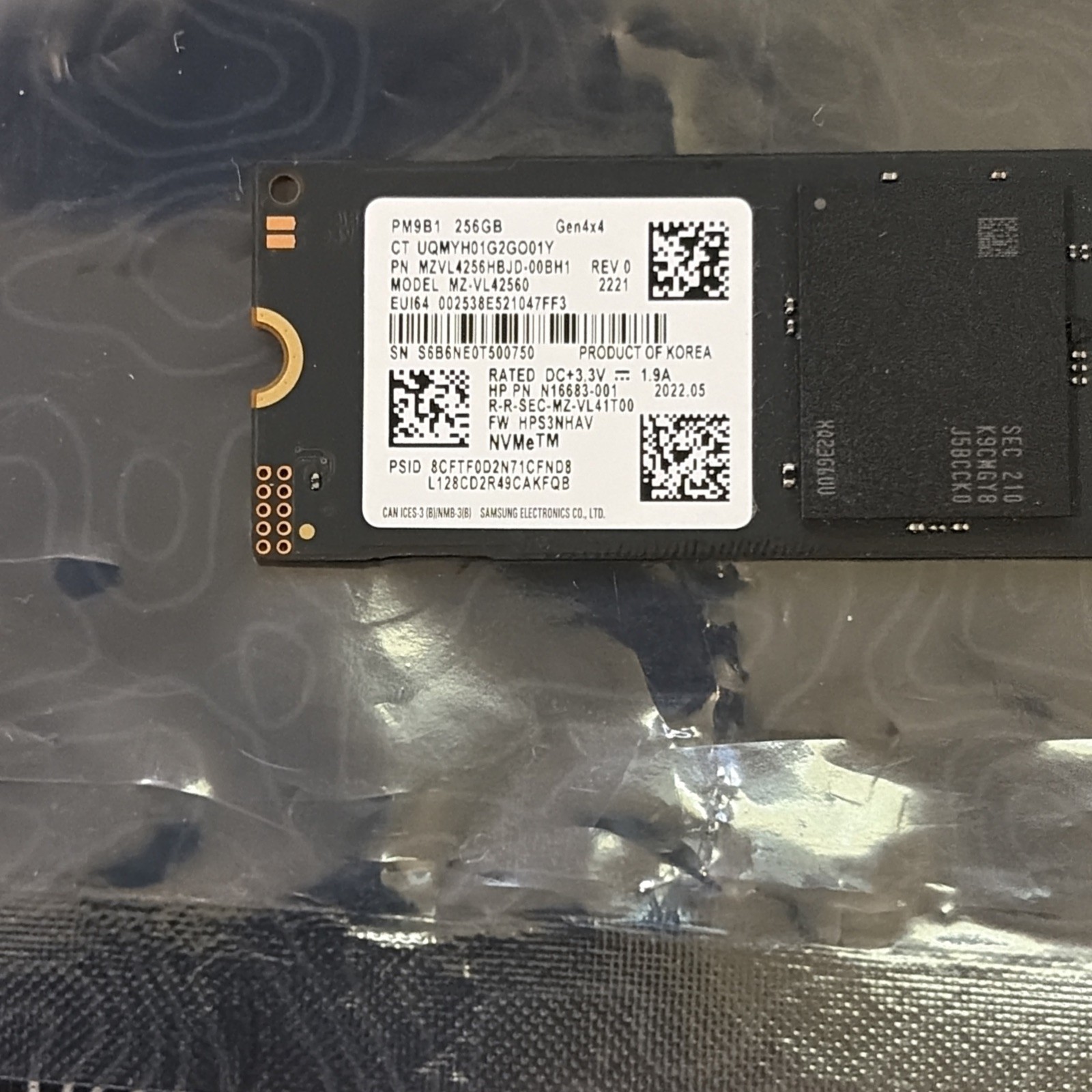 Samsung PM9B1 256GB M.2 2280 PCIe Gen4 x4 NVMe SSD Samsung PM9B1 256GB M.2 2280 PCIe Gen4 x4 NVMe SSD