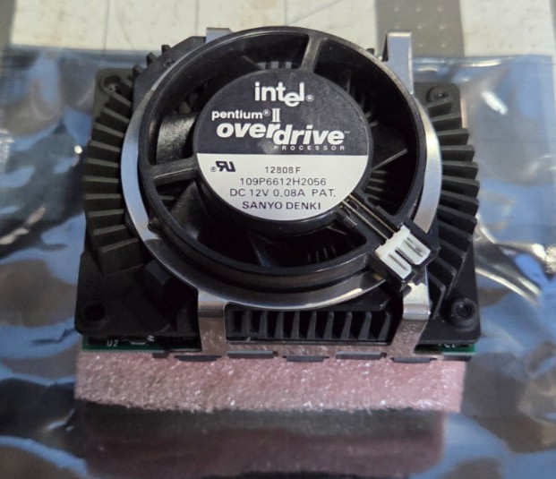 Pentium 2 / II Overdrive 333MHz CPU upgrade for Socket 8 - PODP66X333 SL2KE #B2 Pentium 2 / II Overdrive 333MHz CPU upgrade for Socket 8 - PODP66X333 SL2KE #B2