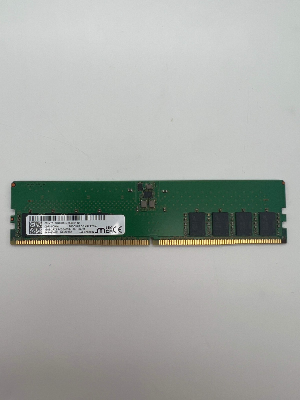 Micron Crucial 32GB 2RX8 PC5-5600-UB0-1110-XT Memory Module Used A Micron Crucial 32GB 2RX8 PC5-5600-UB0-1110-XT Memory Module Used A