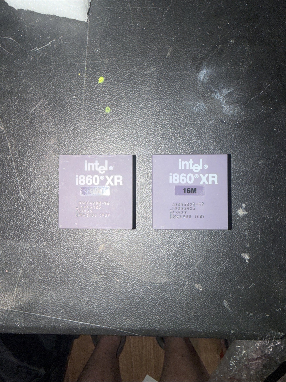 Vintage Intel i860 XR RISC CPU Processor A80860XR-40 16M Gold Cap RARE Lot X2 Vintage Intel i860 XR RISC CPU Processor A80860XR-40 16M Gold Cap RARE Lot X2