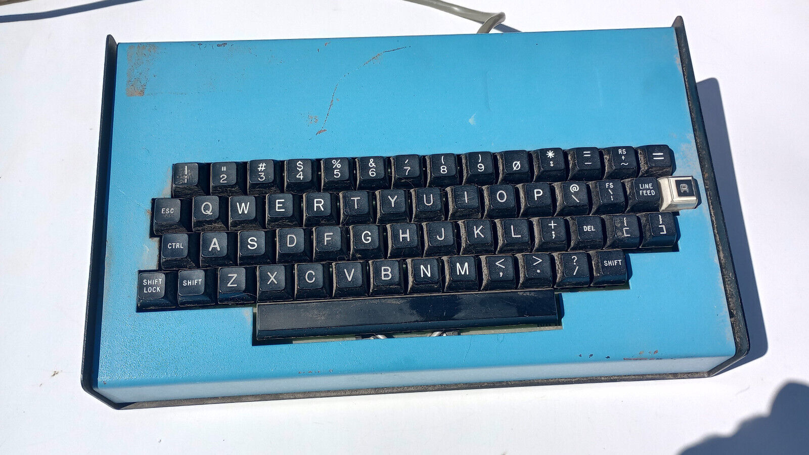 vintage keyboard b, metal